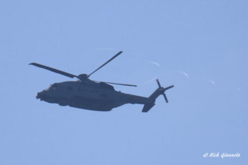 Helicopter with propeller vortices